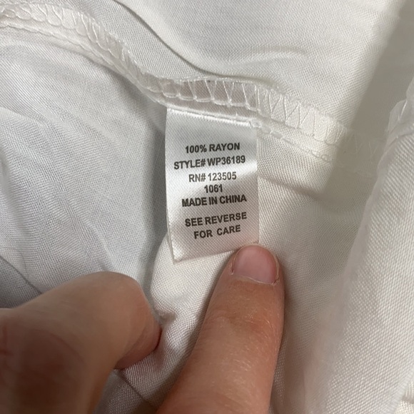 Heart Hips White Lace Hem Woven Shorts NWT - Picture 5 of 11